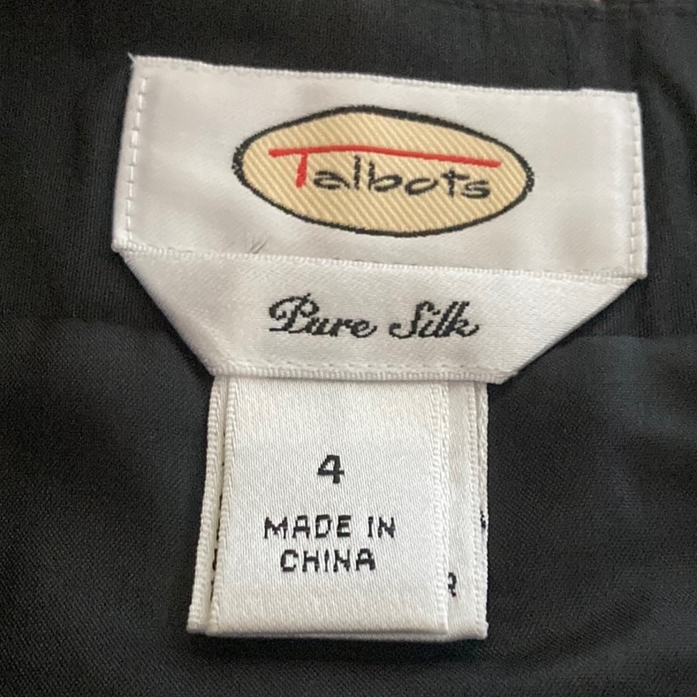 Talbots Pure Silk Pleated Skirt With Cut Out Hem Size 4 EUC - Picture 8 of 11